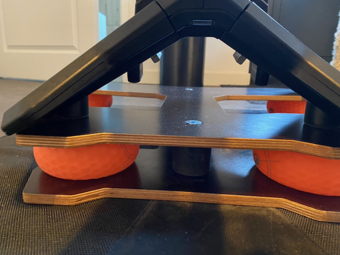 Oranje ballen demping systeem