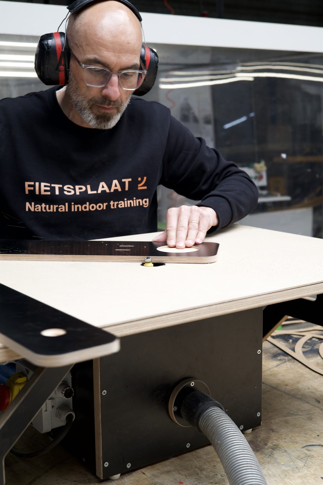Detail van het afwerken van een rocker plate