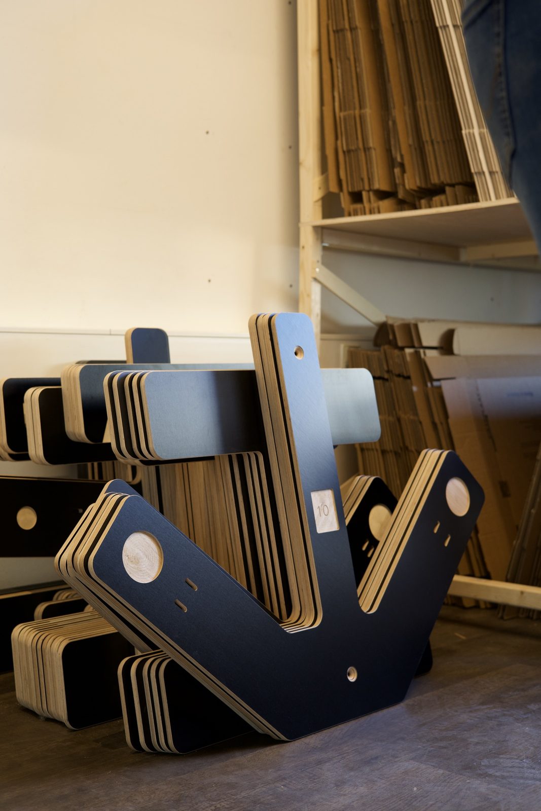 Afgewerkte platen klaar voor montage